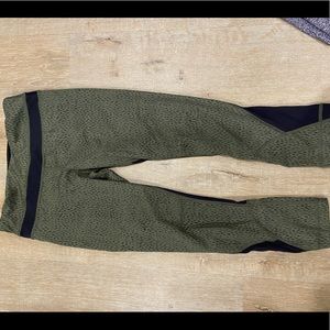 Lululemon 7/8 legging sz 4